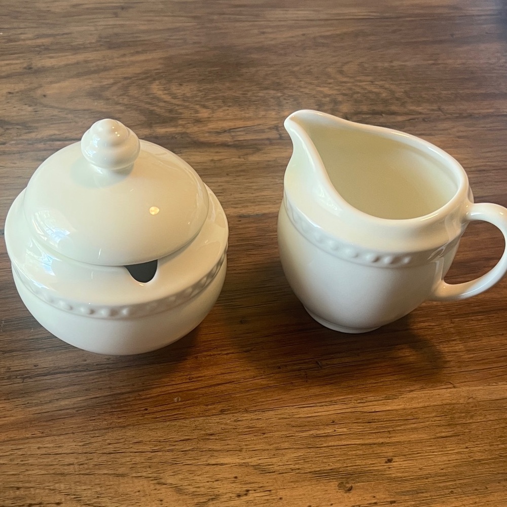 Gail Pittman Collection sugar bowl and creamer.